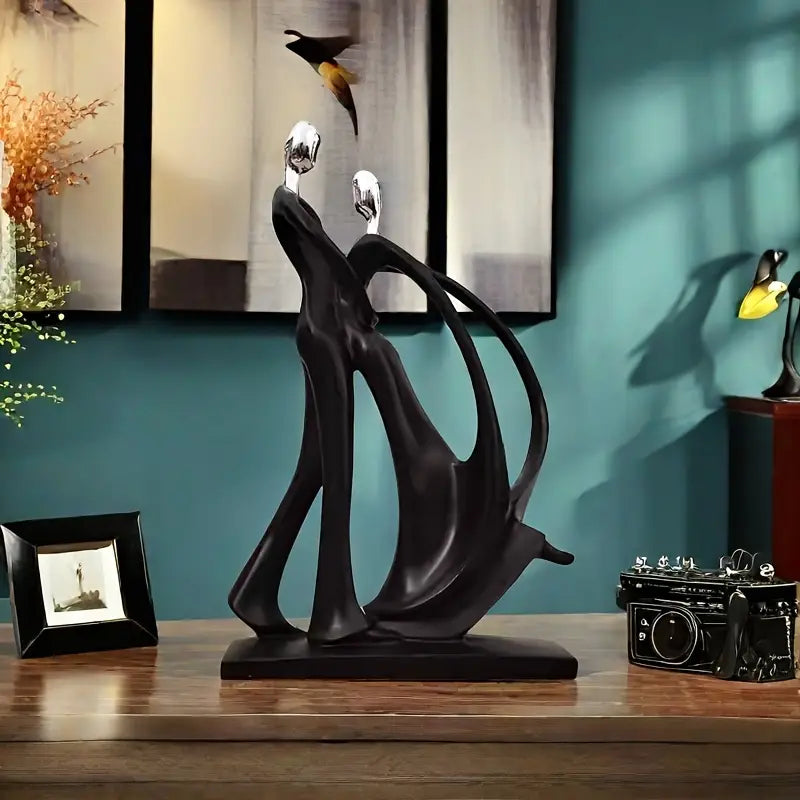 The Last Waltz – Romantic Resin Art Statue