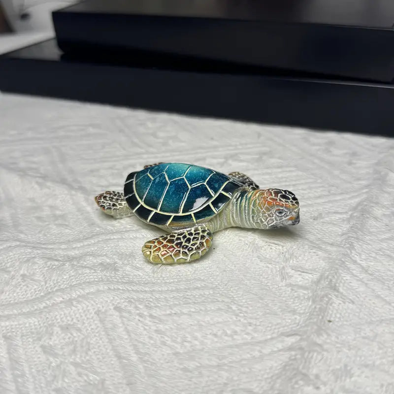 Elegance in Shell – Stylish Sea Turtle Sculpture