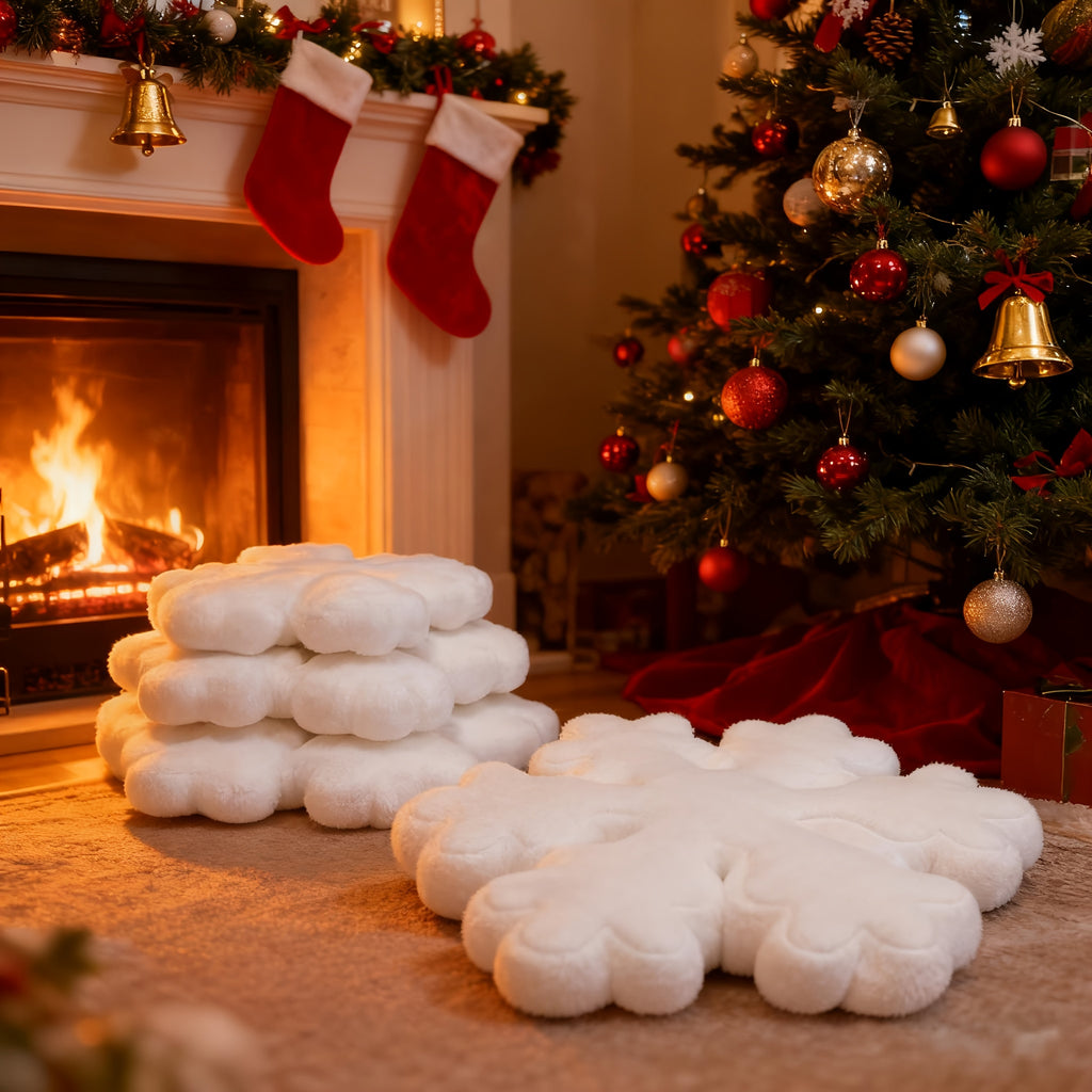 “Flurry Cloud” – Plush Cloud-Shaped Snowflake Pillow