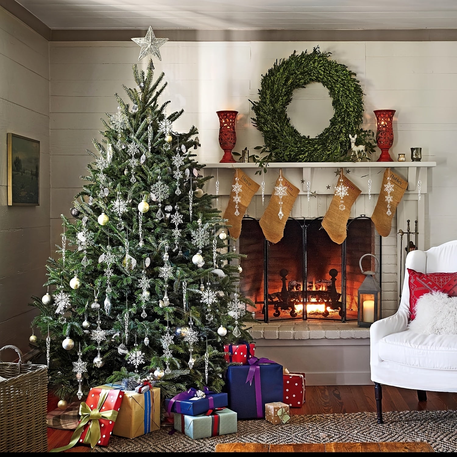 “Winter Spark” – 30-Piece Snowflake & Icicle Christmas Ornament Set