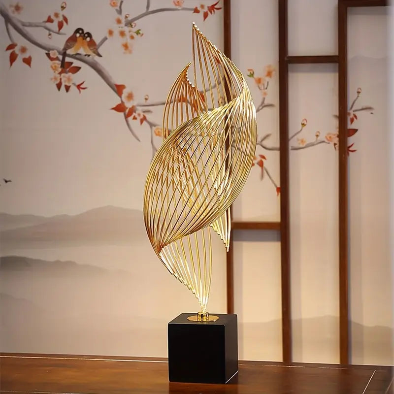 Golden Lines – Modern Wire Art Sculpture