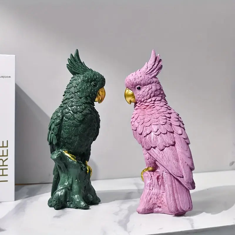 Paradis Perché – Colorful Parrot on Tree Stump
