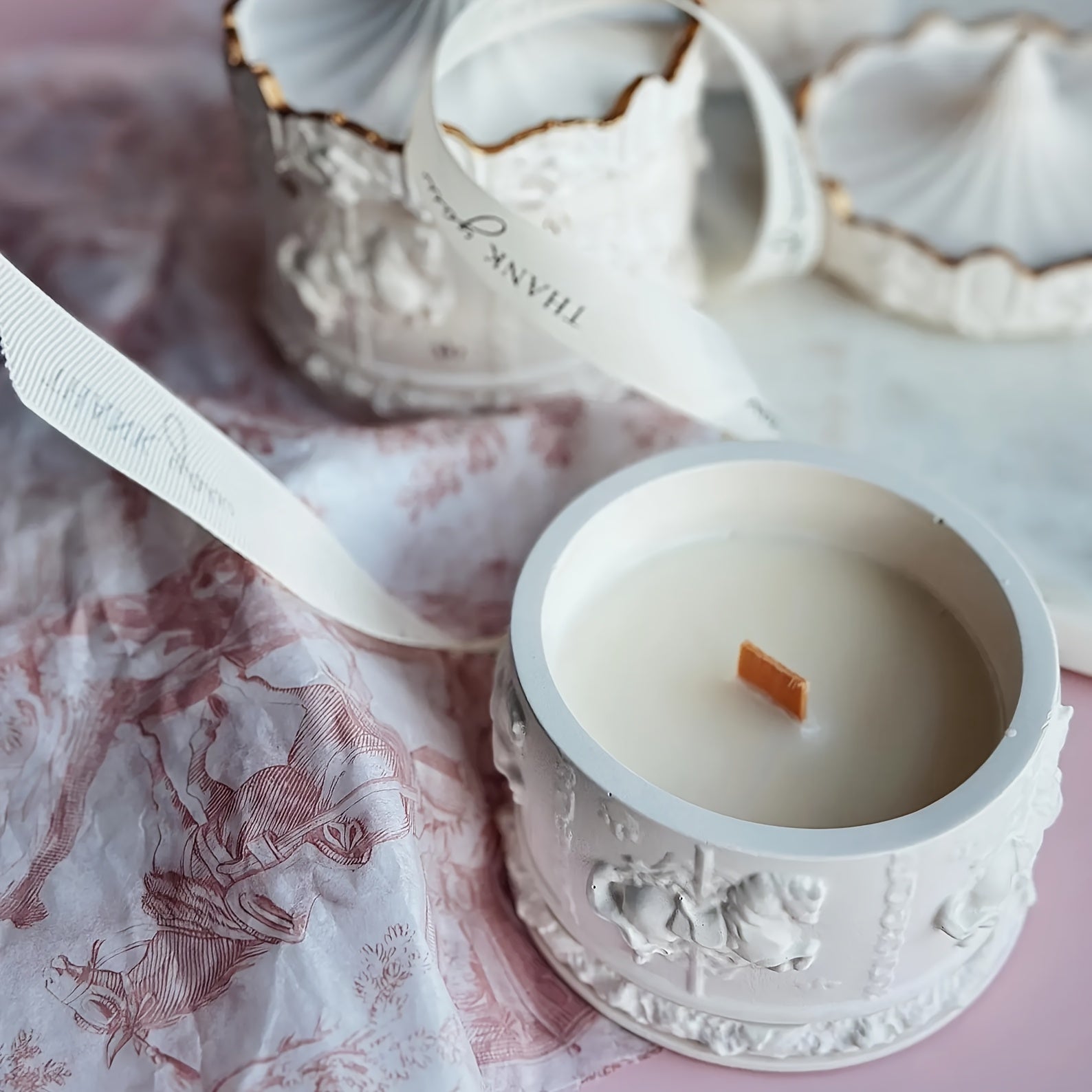 Merry-Go-Round Storage Box