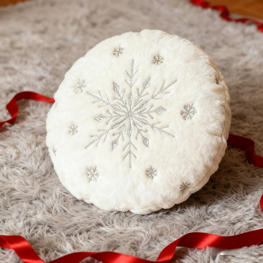 “Golden Frost” – 17-Inch Round Christmas Snowflake Pillow Cove