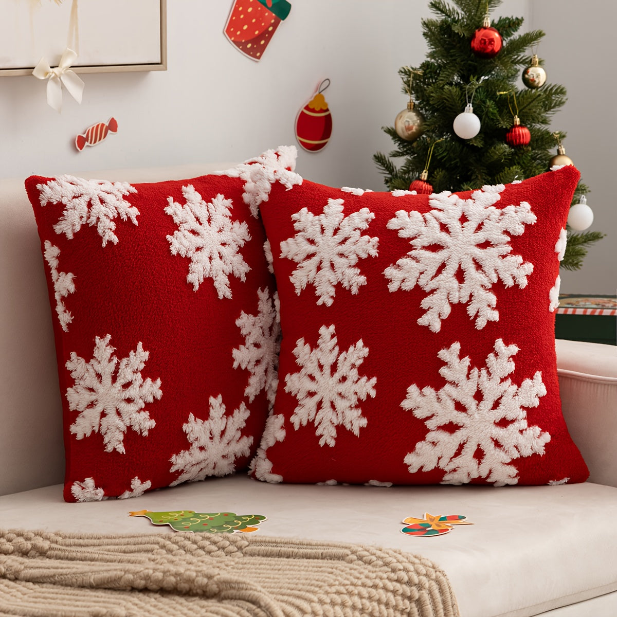 “Frostsoft Elegance” – 2-Piece Snowflake Velvet Pillow Cover Set