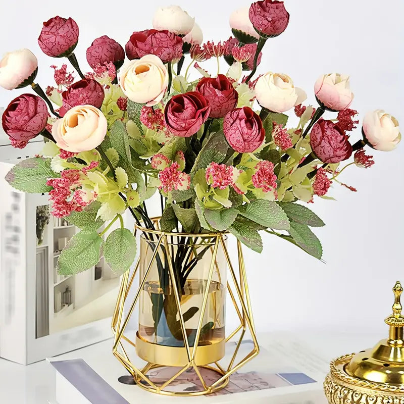 Scandinavian Radiance – Gold Glass Vase