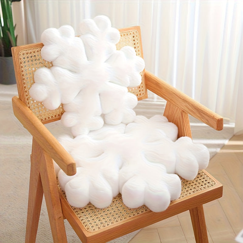 “Flurry Cloud” – Plush Cloud-Shaped Snowflake Pillow